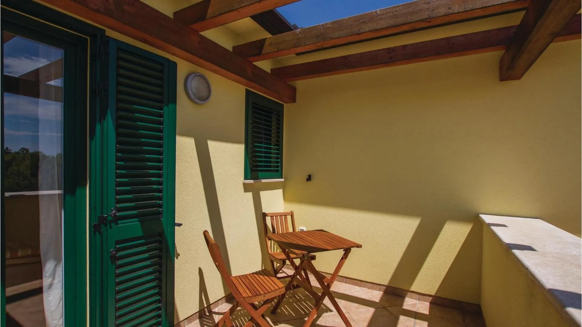 4 Bedroom Cozy Home In Kunj Сasa de vacaciones