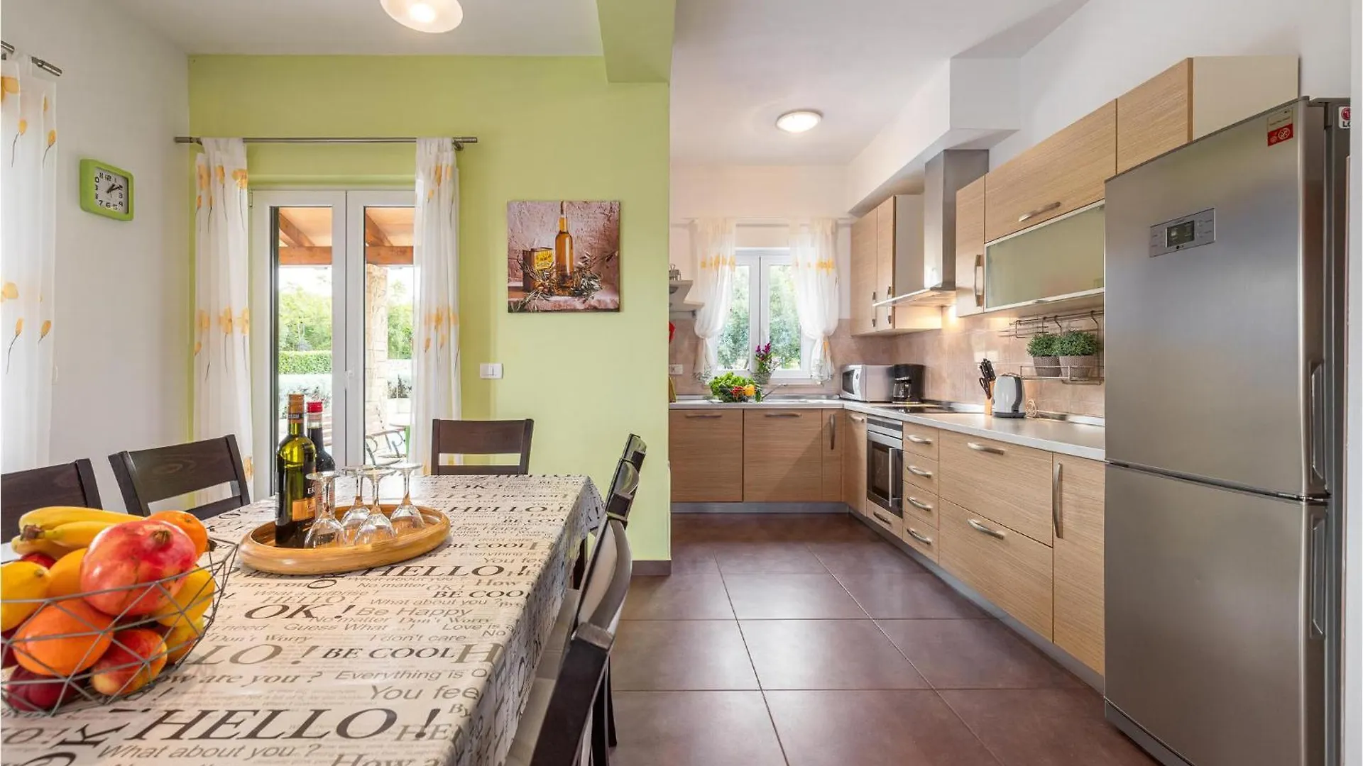 4 Bedroom Cozy Home In Kunj